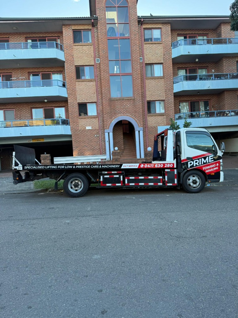 Prime Towing truck side